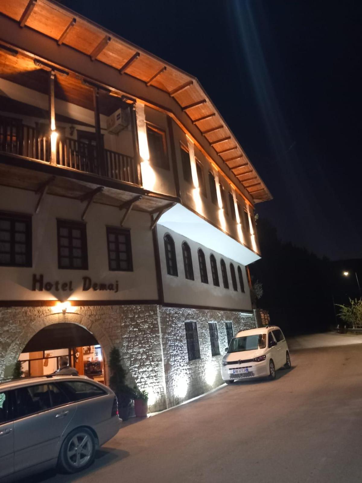 Hotel Demaj Berat Buitenkant foto