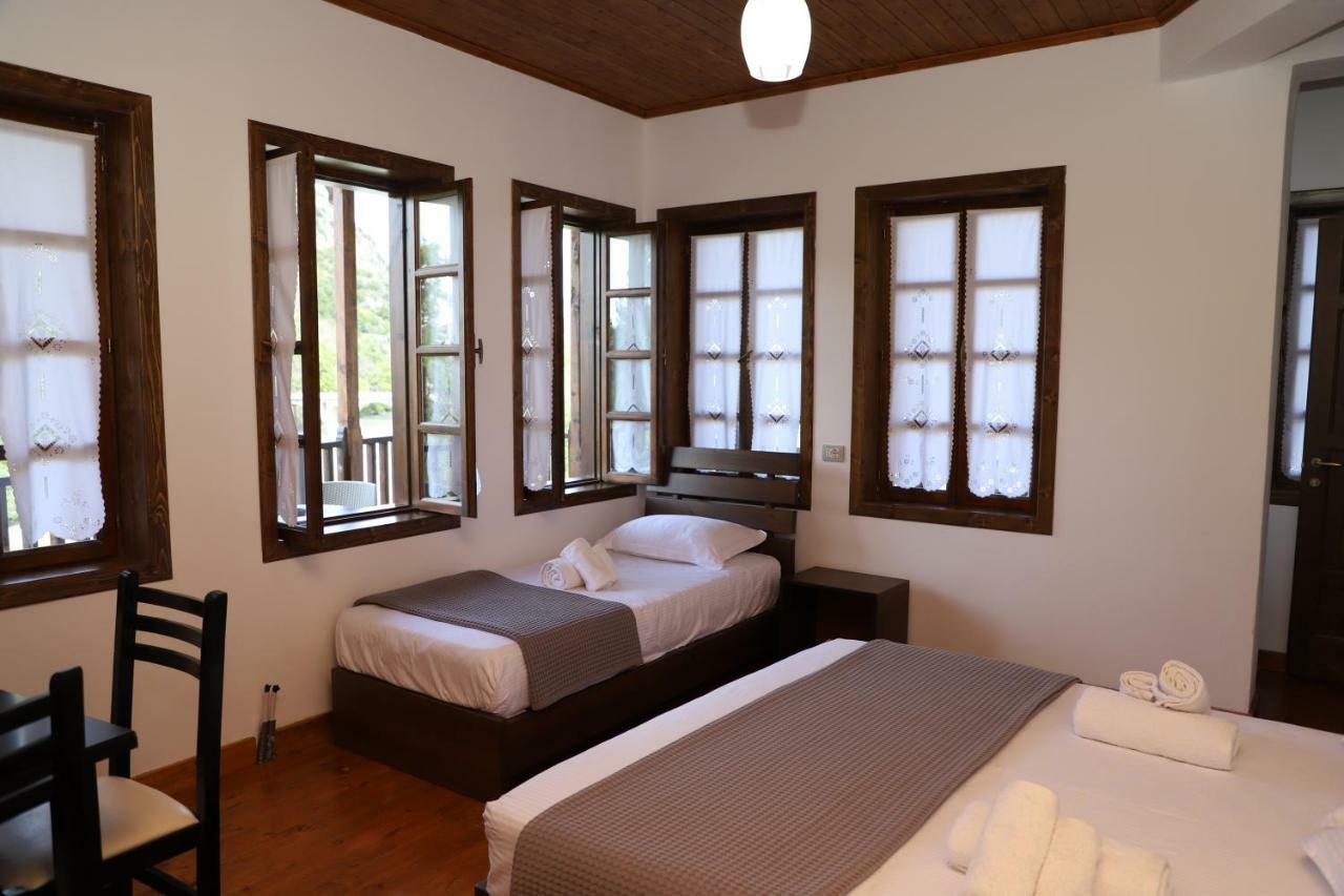Hotel Demaj Berat Buitenkant foto